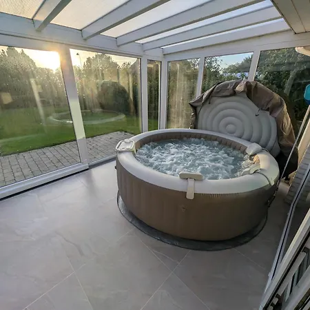 Garden & Jacuzzi Oasis Casa vacanze *